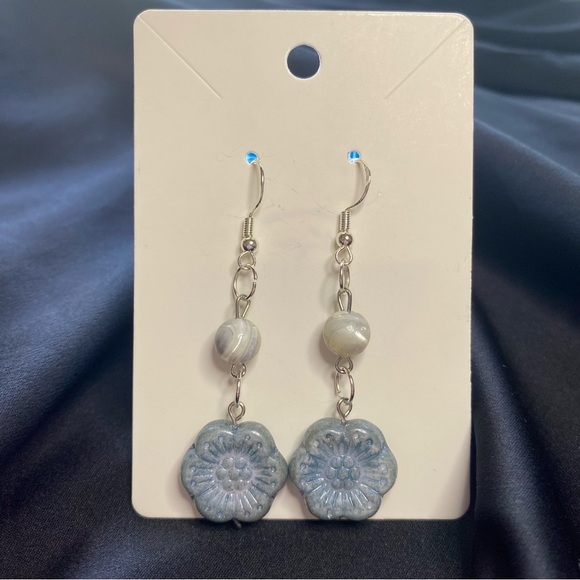 Blue Willow Boutique Earrings - Picture 4 of 4